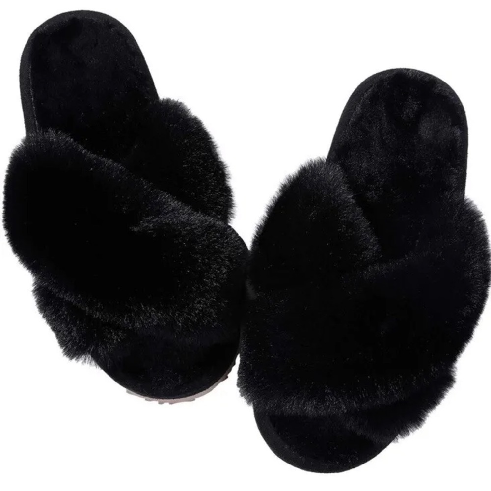 Women's Soft Plush Black Fuzzy Slippers Cross Band size 7 From Comwarm